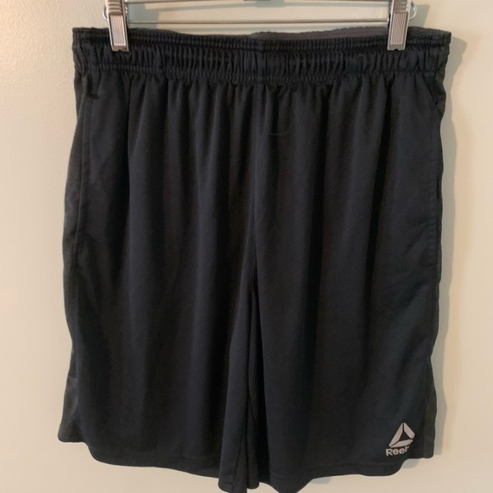Men’s black athletic shorts Reebok medium speedwick